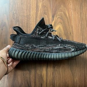 Yeezy. Size 11. MX Roc.